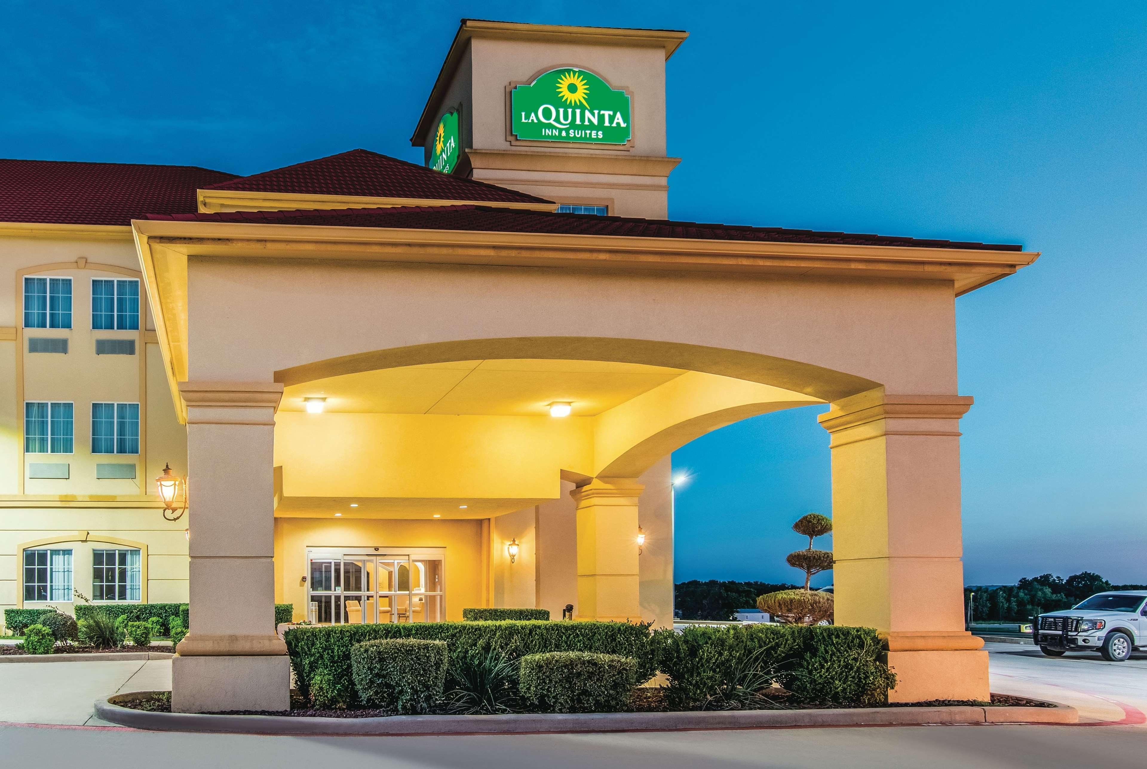 Hotel La Quinta By Wyndham Bridgeport Exterior foto
